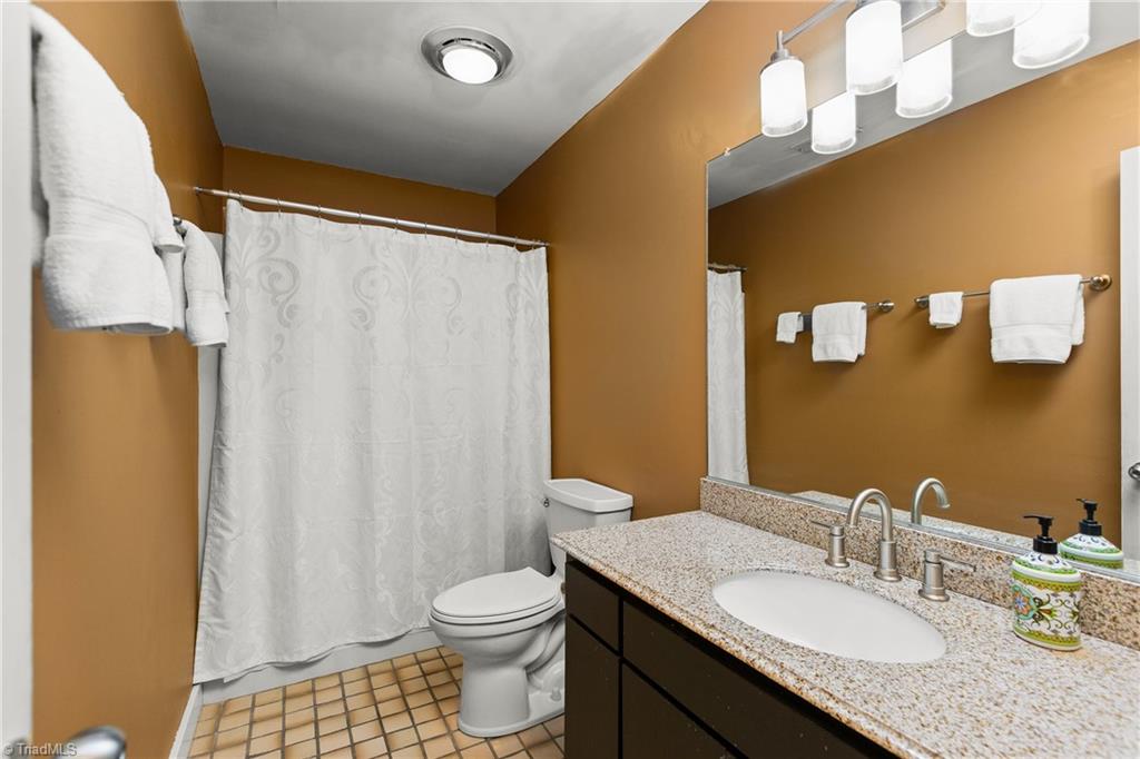 1007 Wickliff Avenue High Point, NC 27262 - Photo 35 of 47 Full Bath - Basement