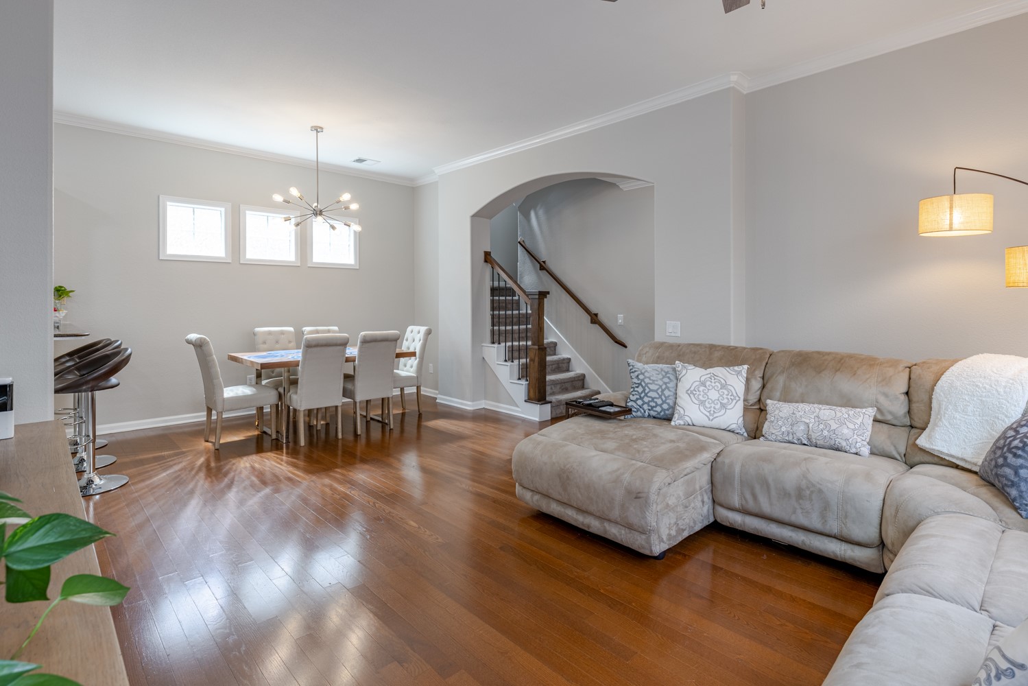 5208 Petty Street, Unit D Houston, TX 77007 - Photo 10 of 39 a living room with furniture and wooden floor