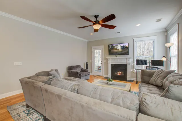 $875,000 | 214 Clouter Creek Drive, Charleston, SC 29492