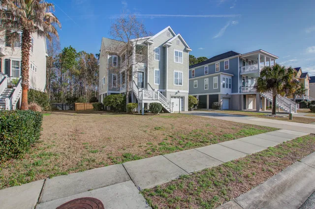 $875,000 | 214 Clouter Creek Drive, Charleston, SC 29492