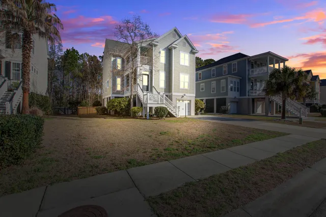 $875,000 | 214 Clouter Creek Drive, Charleston, SC 29492