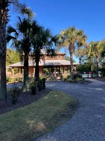 $875,000 | 214 Clouter Creek Drive, Charleston, SC 29492