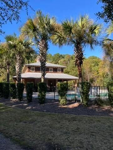 $875,000 | 214 Clouter Creek Drive, Charleston, SC 29492