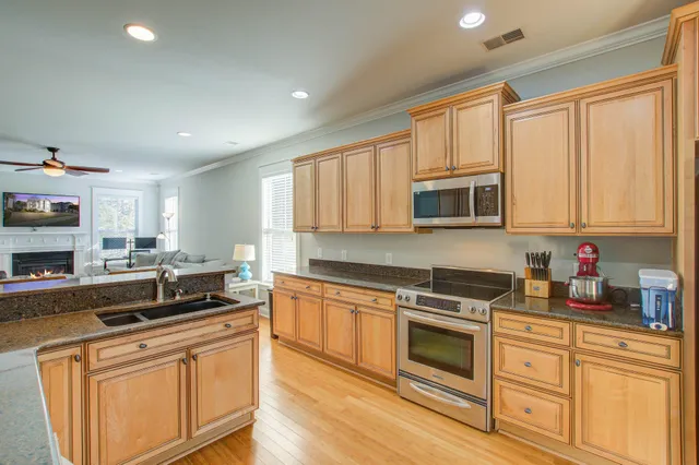 $875,000 | 214 Clouter Creek Drive, Charleston, SC 29492