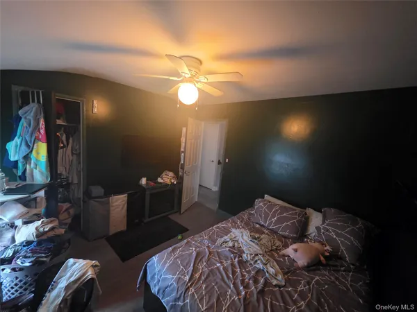 $899,999 | 9 Torrey Pine Lane, Medford, NY 11763