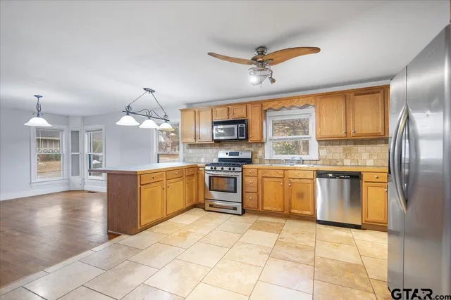 $235,000 | 832 South Bois D Arc Avenue, Tyler, TX 75701