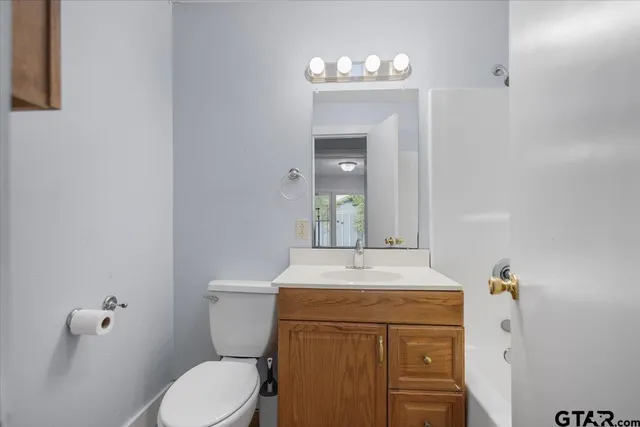 $235,000 | 832 South Bois D Arc Avenue, Tyler, TX 75701