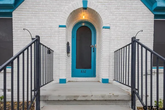 $235,000 | 832 South Bois D Arc Avenue, Tyler, TX 75701