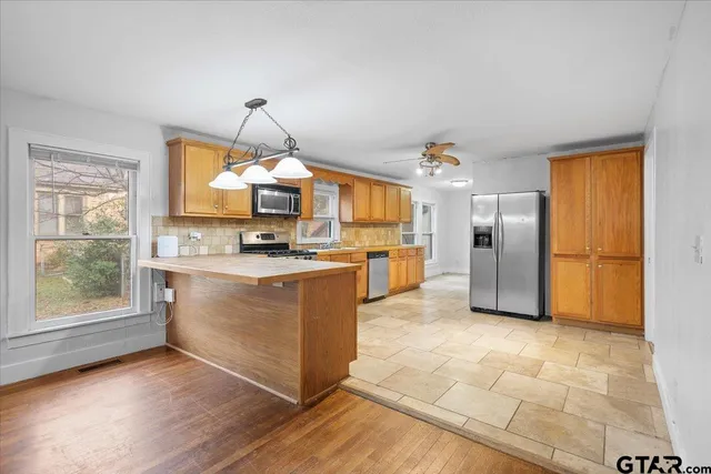 $235,000 | 832 South Bois D Arc Avenue, Tyler, TX 75701