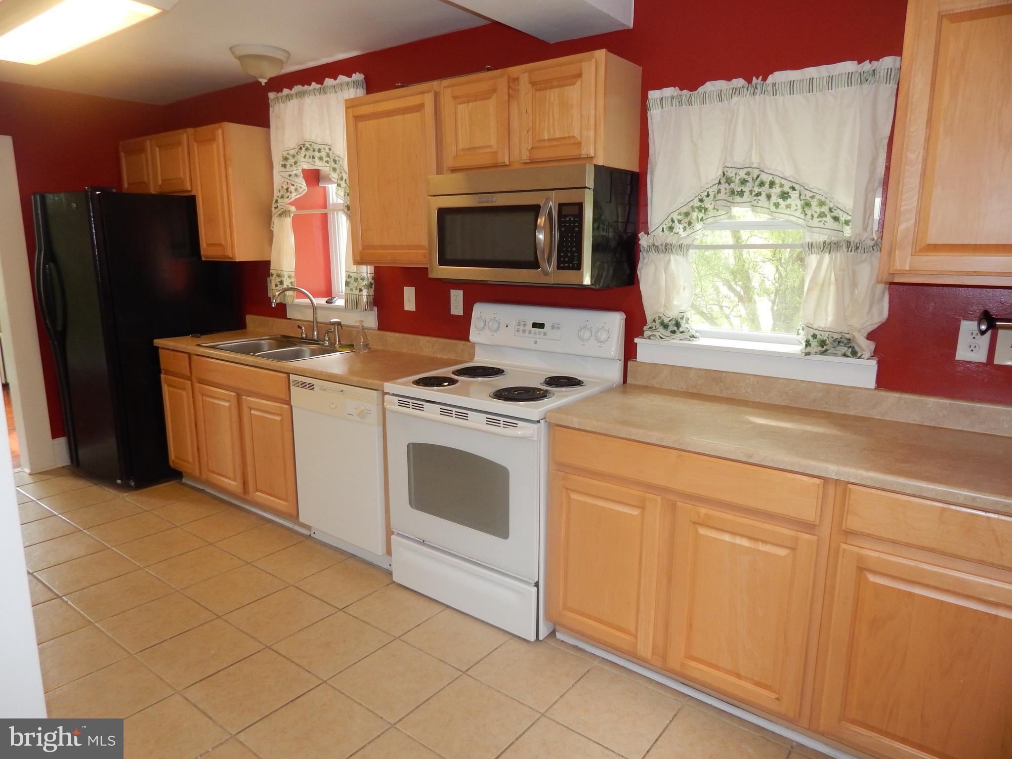 29 Baltimore Street Spring Grove, PA 17362 - Photo 4 of 32 Kitchen