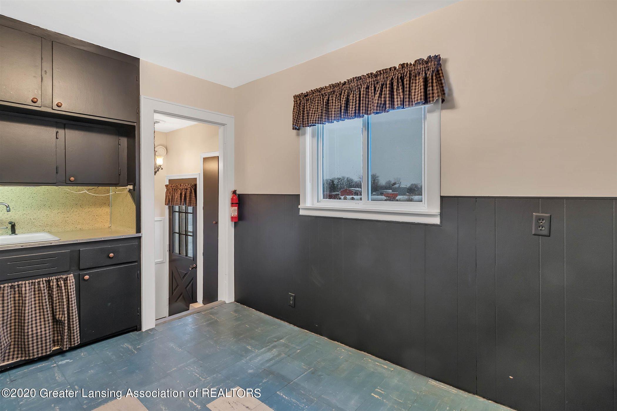 5093 Benton Road Charlotte, MI 48813 - Photo 10 of 44 10-5093 Benton Rd-WindowStill-Real-