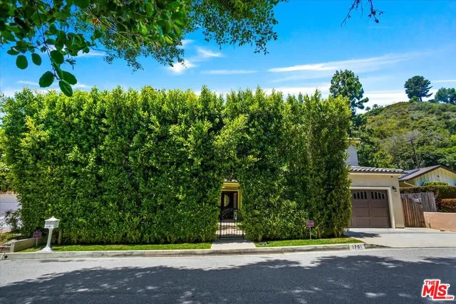 $27,500 | 1701 Roscomare Road, Los Angeles, CA 90077