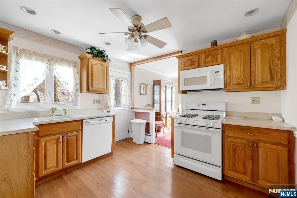 704 Evans Street Paramus, NJ 07652 - Photo 11 of 21