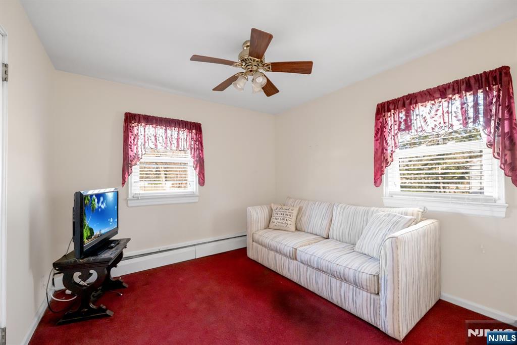 704 Evans Street Paramus, NJ 07652 - Photo 14 of 21