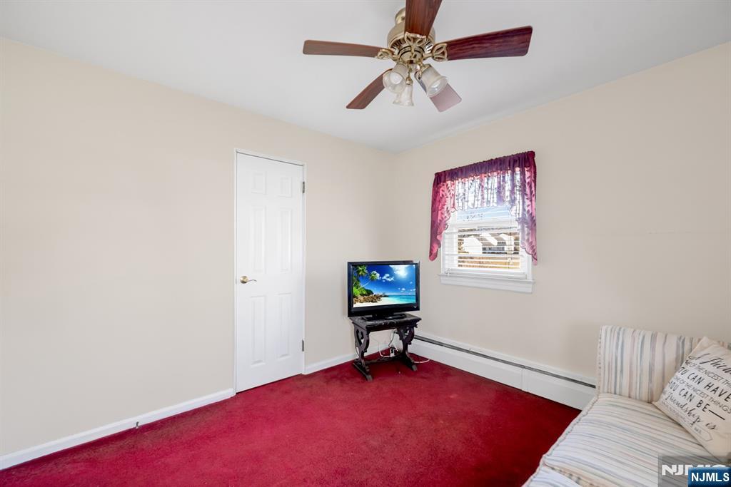704 Evans Street Paramus, NJ 07652 - Photo 15 of 21