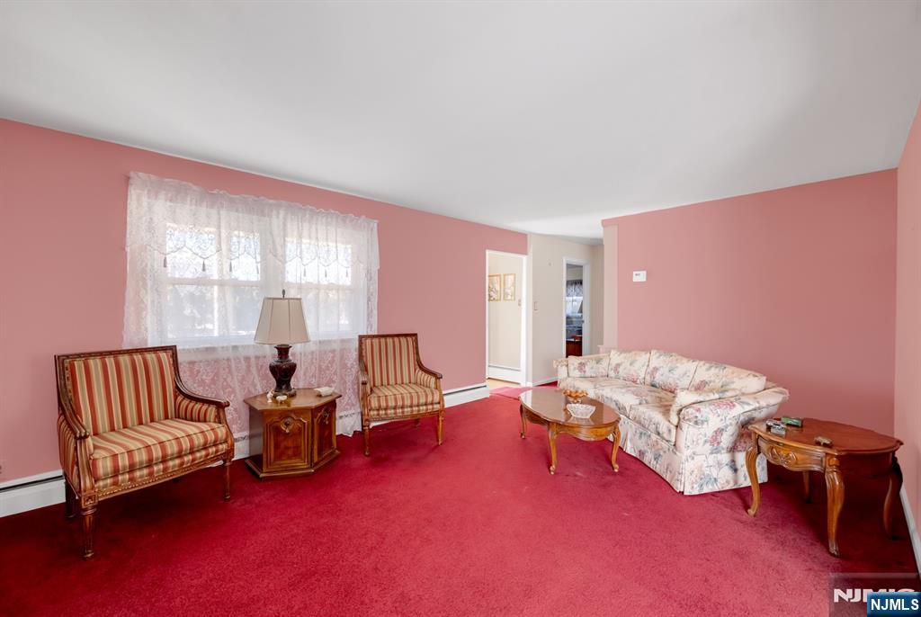 704 Evans Street Paramus, NJ 07652 - Photo 7 of 21