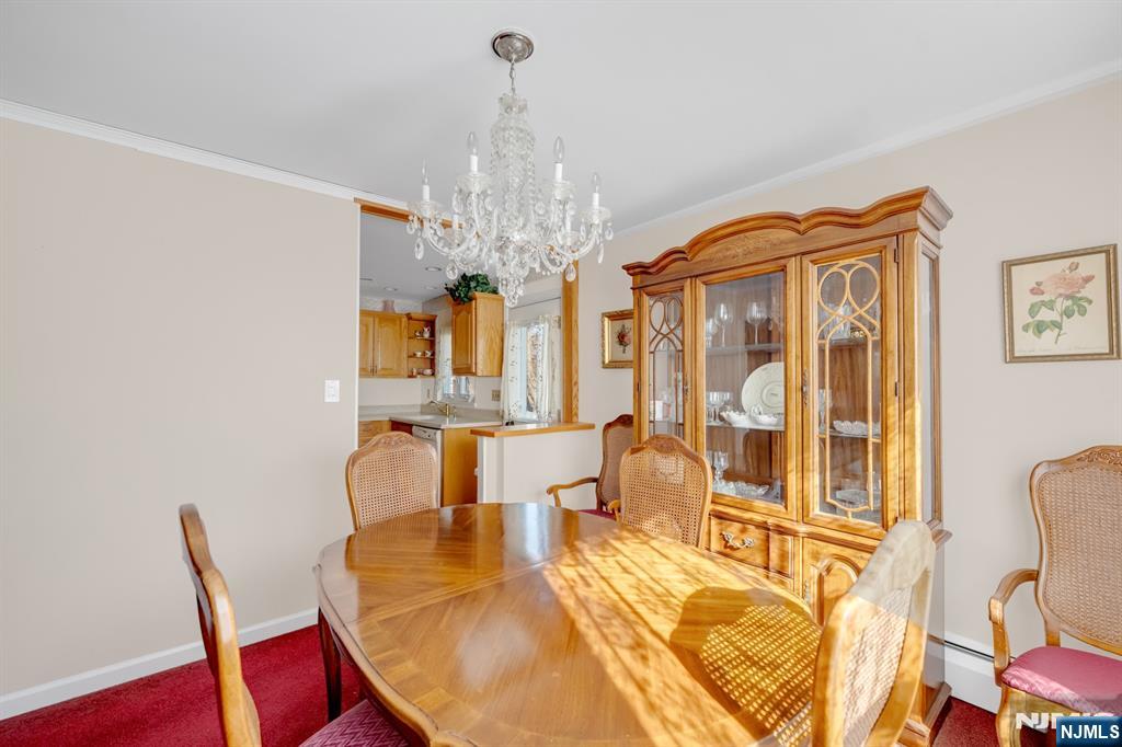 704 Evans Street Paramus, NJ 07652 - Photo 8 of 21