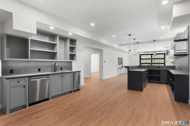 $4,899,000 | 10 Tierney Lane, Westport, CT 06880