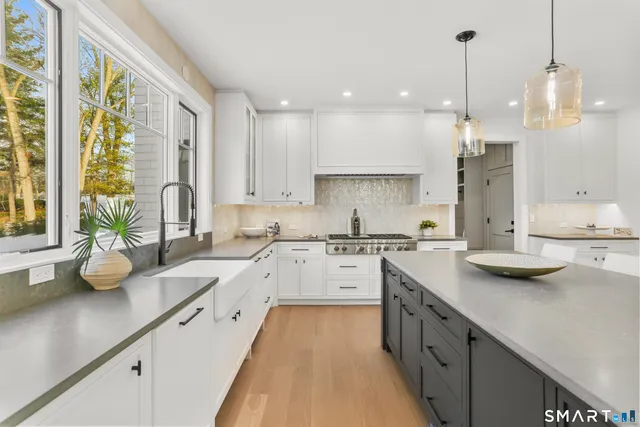 $4,899,000 | 10 Tierney Lane, Westport, CT 06880