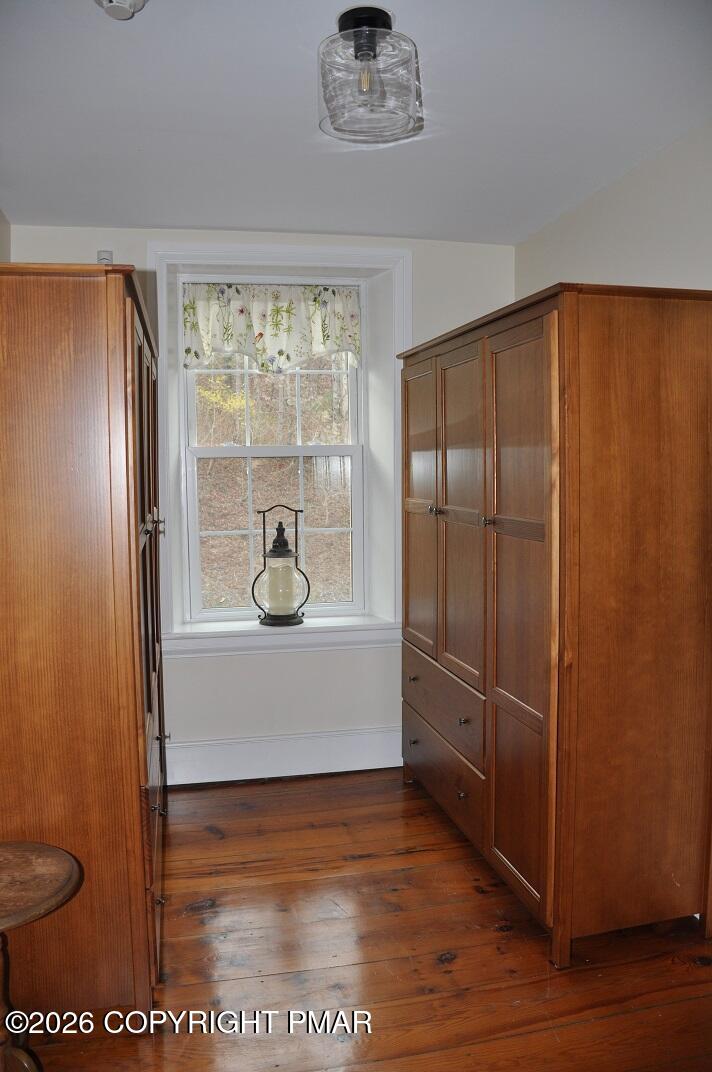 1642 Kunkletown Road Saylorsburg, PA 18353 - Photo 21 of 27 2nd floor front foyer