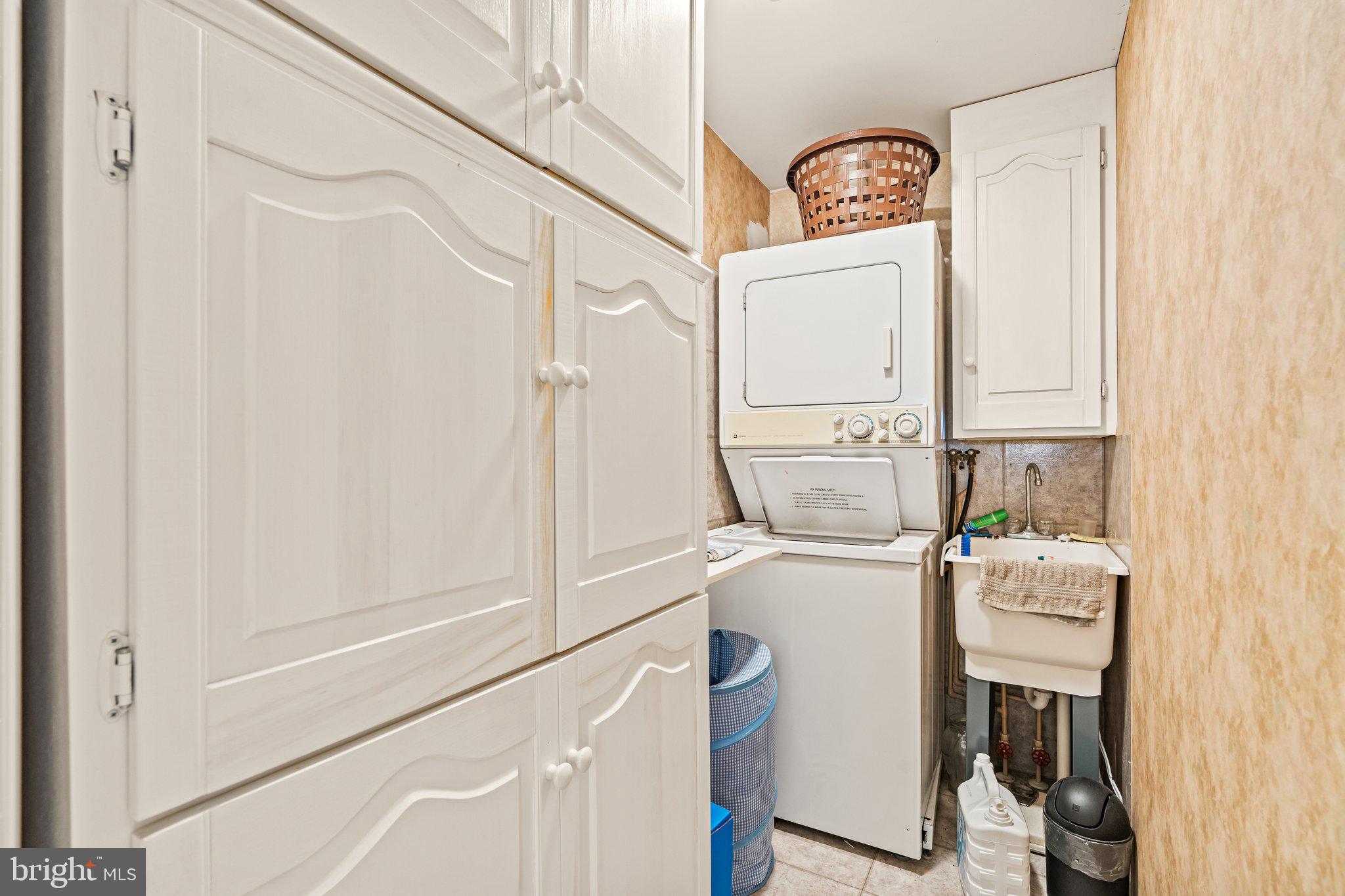 1080 Georgetown Road Paradise, PA 17562 - Photo 14 of 59 Washer dryer