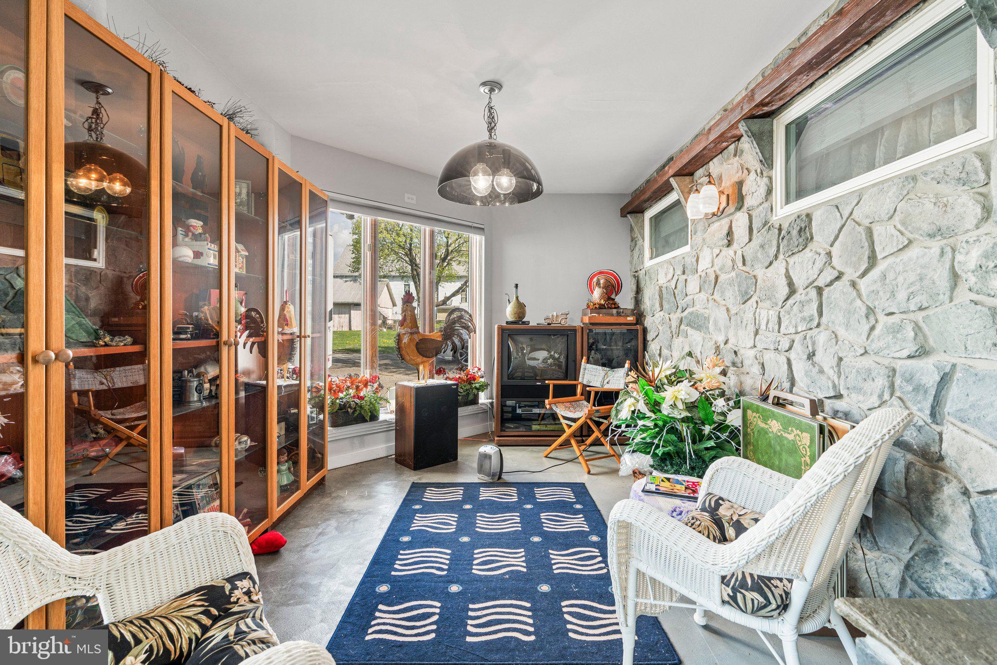 1080 Georgetown Road Paradise, PA 17562 - Photo 20 of 59 Sunroom