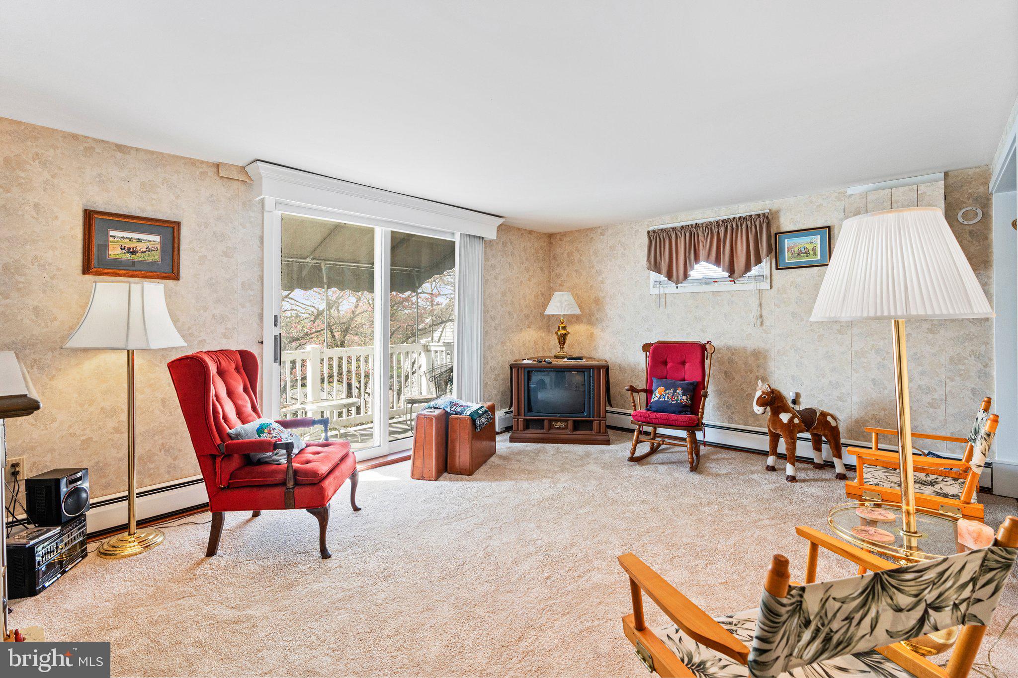 1080 Georgetown Road Paradise, PA 17562 - Photo 35 of 59 Second floor living room