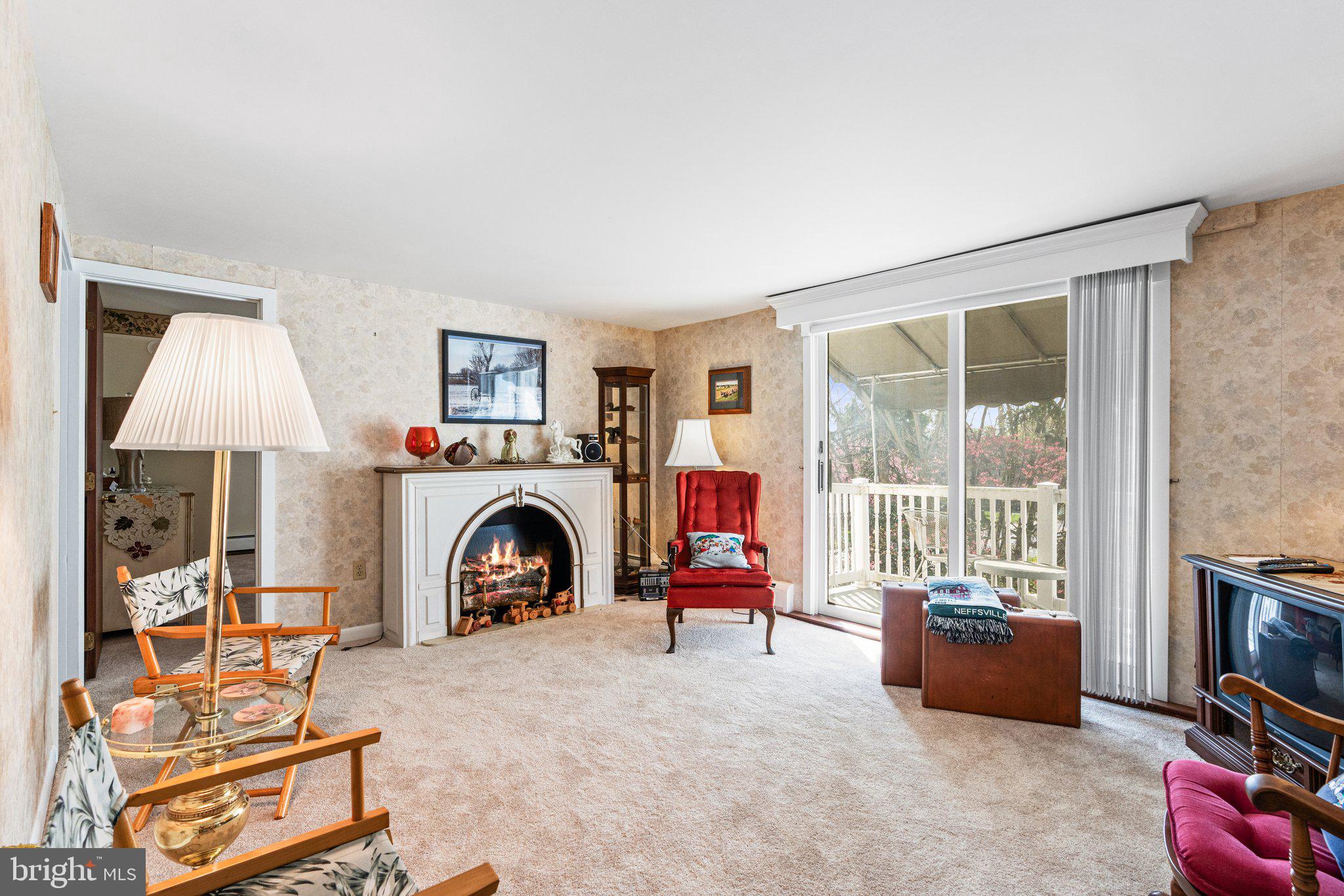 1080 Georgetown Road Paradise, PA 17562 - Photo 37 of 59 Second floor living room