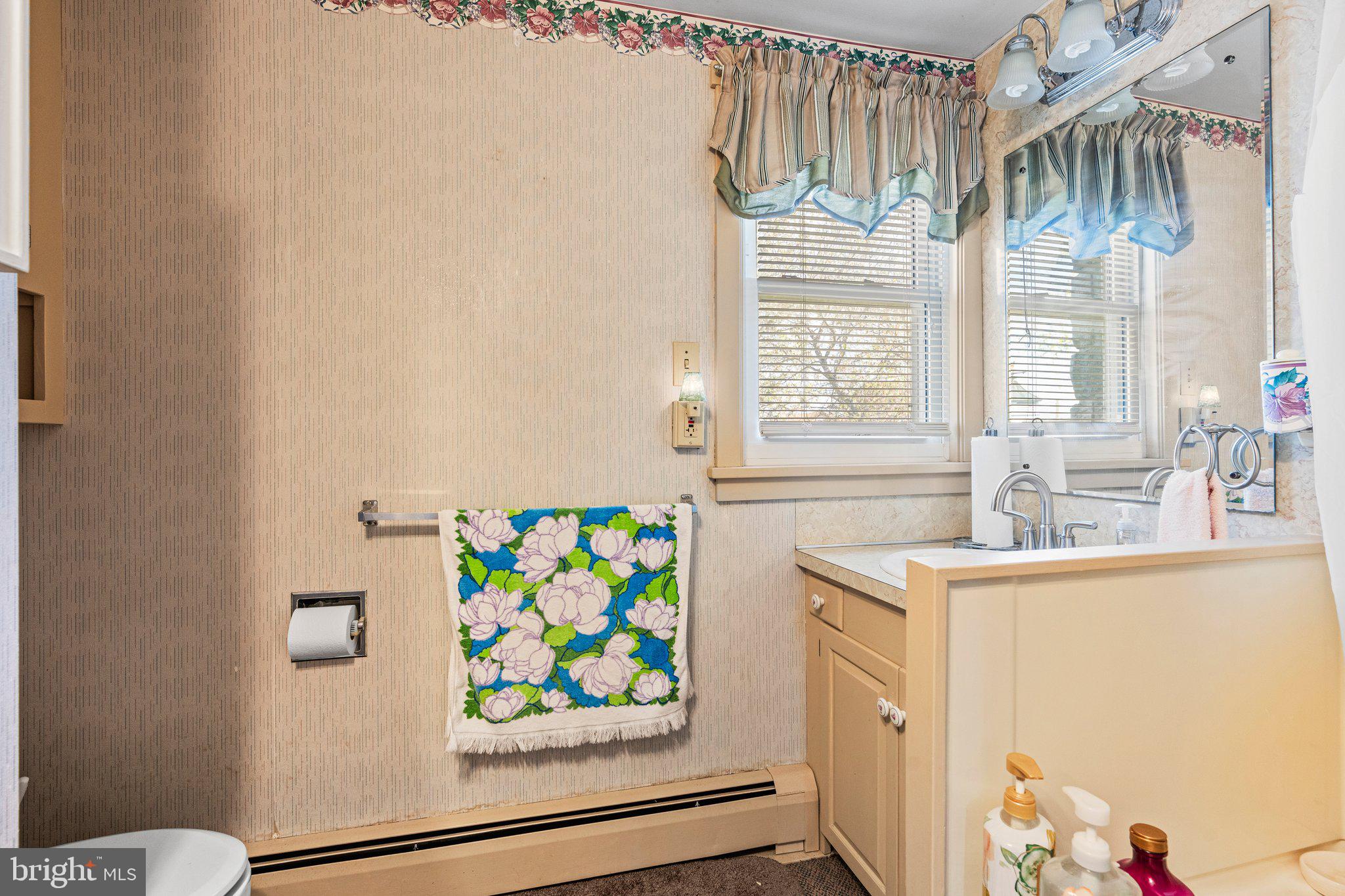 1080 Georgetown Road Paradise, PA 17562 - Photo 41 of 59 Second floor bathroom