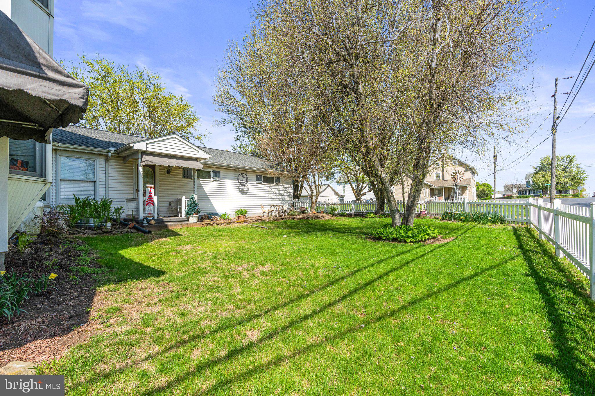 1080 Georgetown Road Paradise, PA 17562 - Photo 48 of 59 Side yard