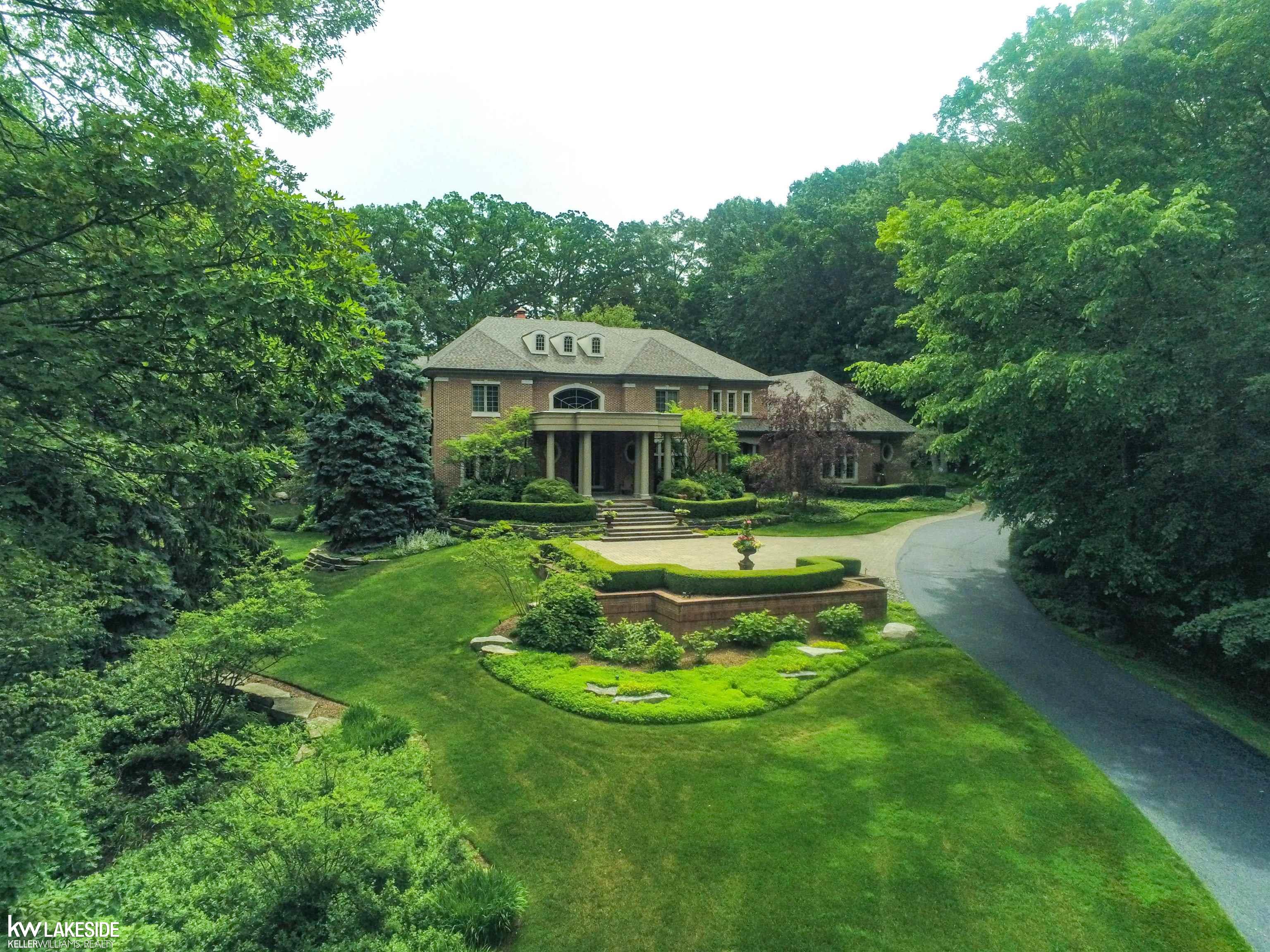 2000 Touraine Drive Rochester, MI 48306 - Photo 66 of 74 50129645-12DB13C2-58CD-4C3B-99FC-1EB5C09DC063.JPG