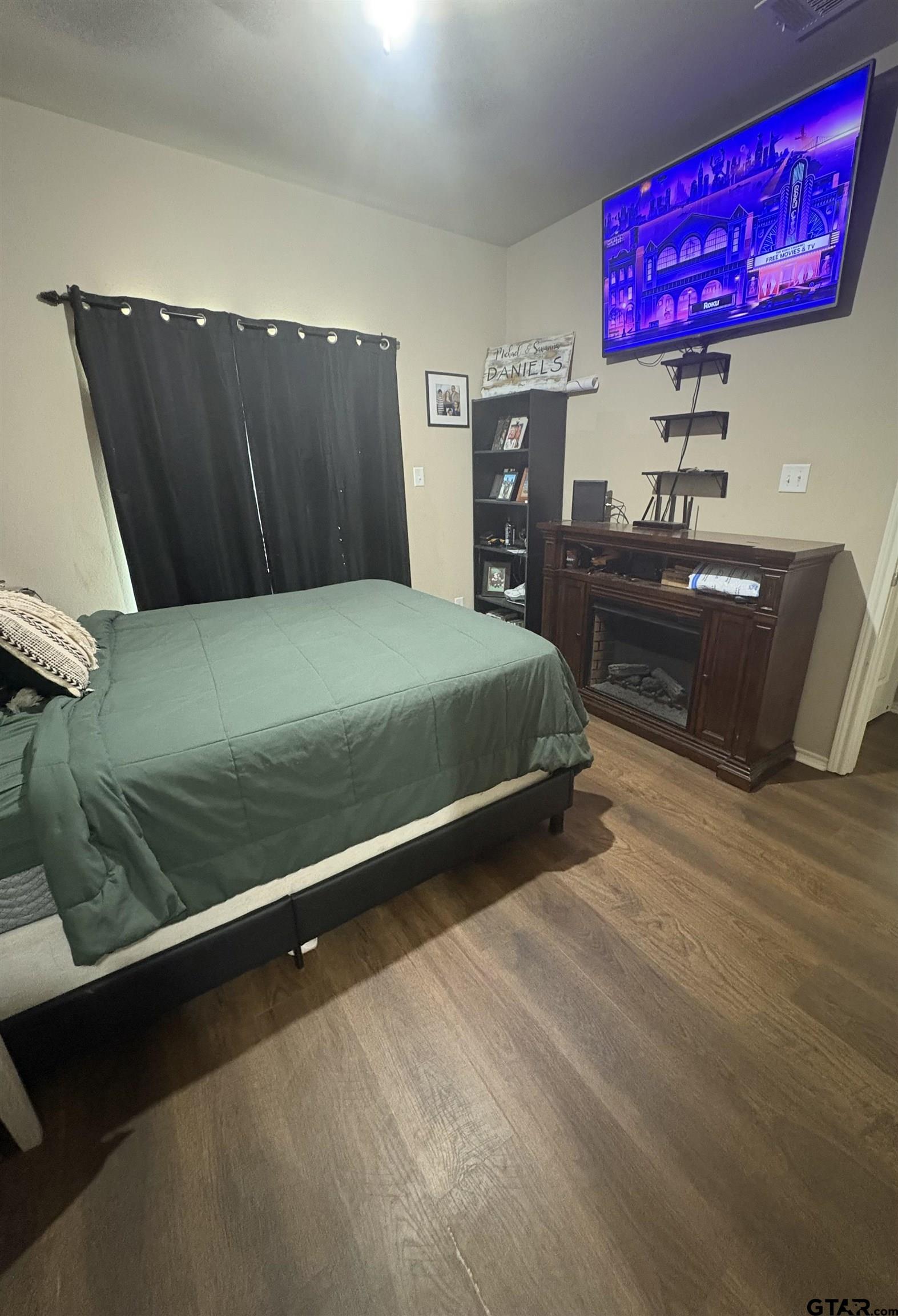 514 County Road 1201 Rusk, TX 75785 - Photo 17 of 29 a bed room with a bed