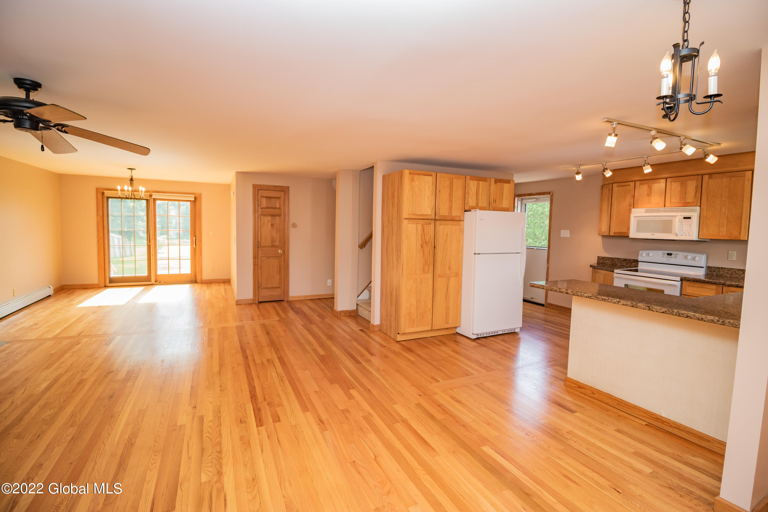 1134 Fort Hunter Road Schenectady, NY 12303 - Photo 12 of 38 1134 Fort Hunter-18