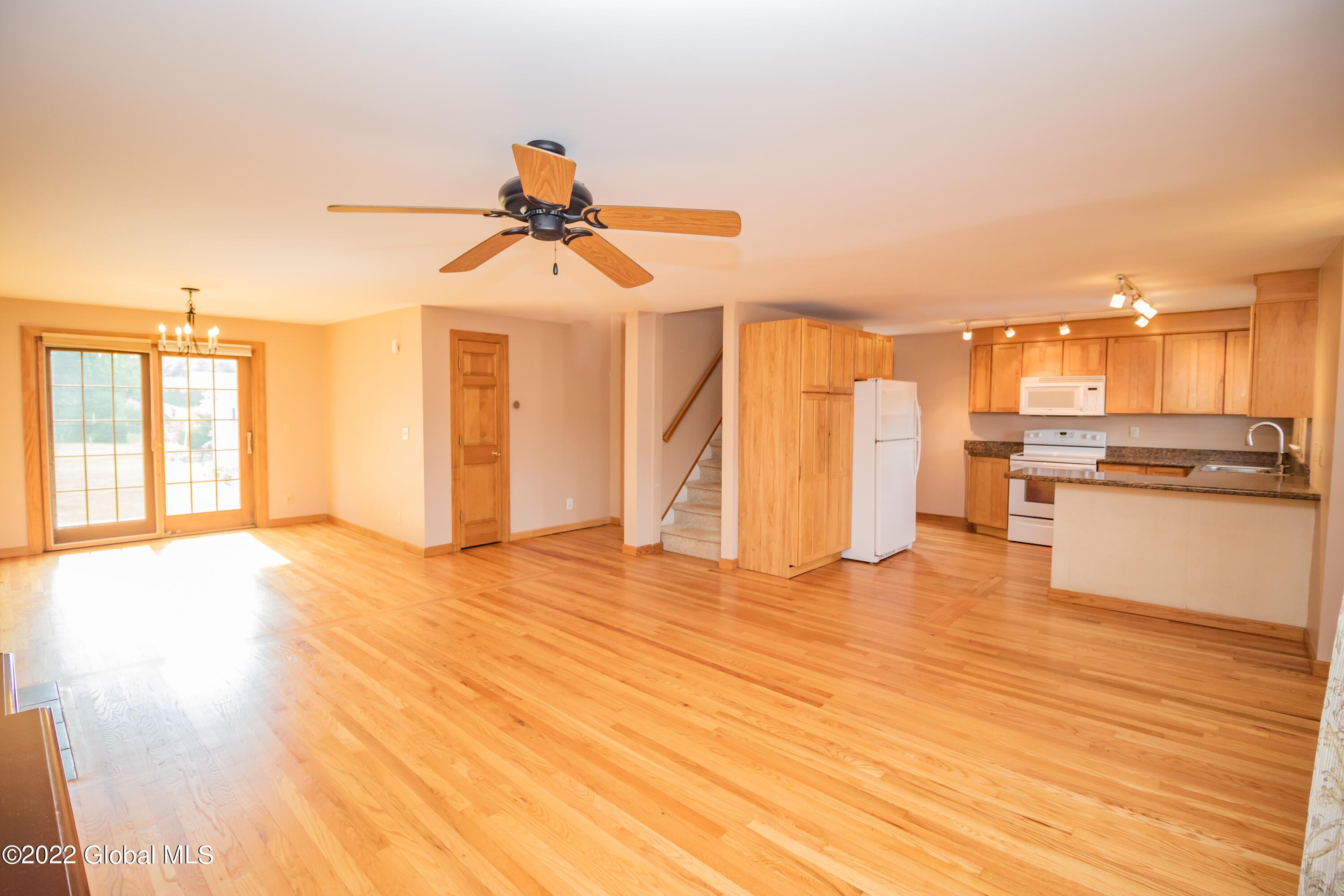 1134 Fort Hunter Road Schenectady, NY 12303 - Photo 13 of 38 1134 Fort Hunter-31