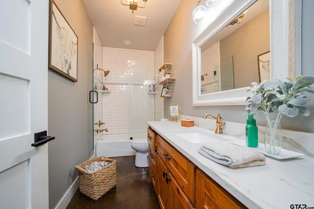 $879,900 | 3382 County Road 4990, Winnsboro, TX 75494