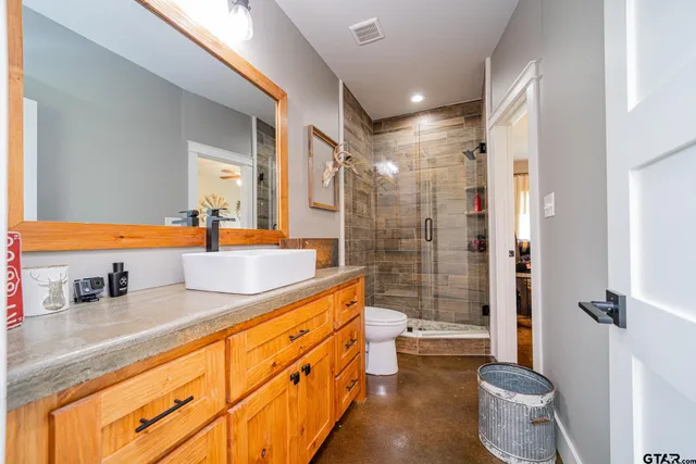 $879,900 | 3382 County Road 4990, Winnsboro, TX 75494