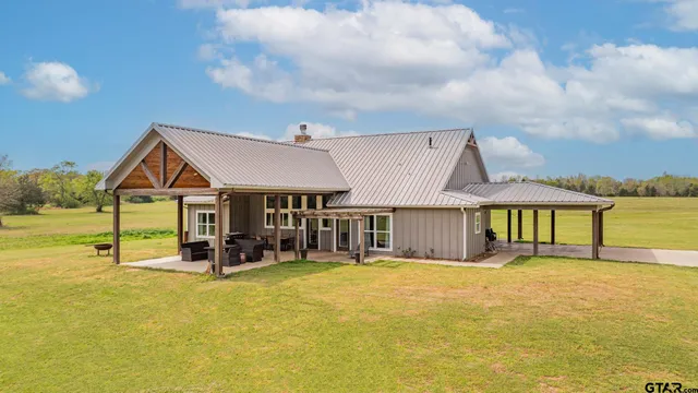 $879,900 | 3382 County Road 4990, Winnsboro, TX 75494