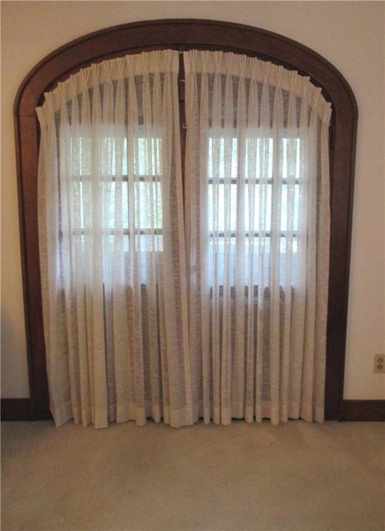 402 Cascade Road Pittsburgh, PA 15221 - Photo 5 of 11 Gallery Image 5