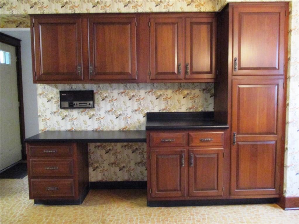 402 Cascade Road Pittsburgh, PA 15221 - Photo 8 of 11 Gallery Image 8