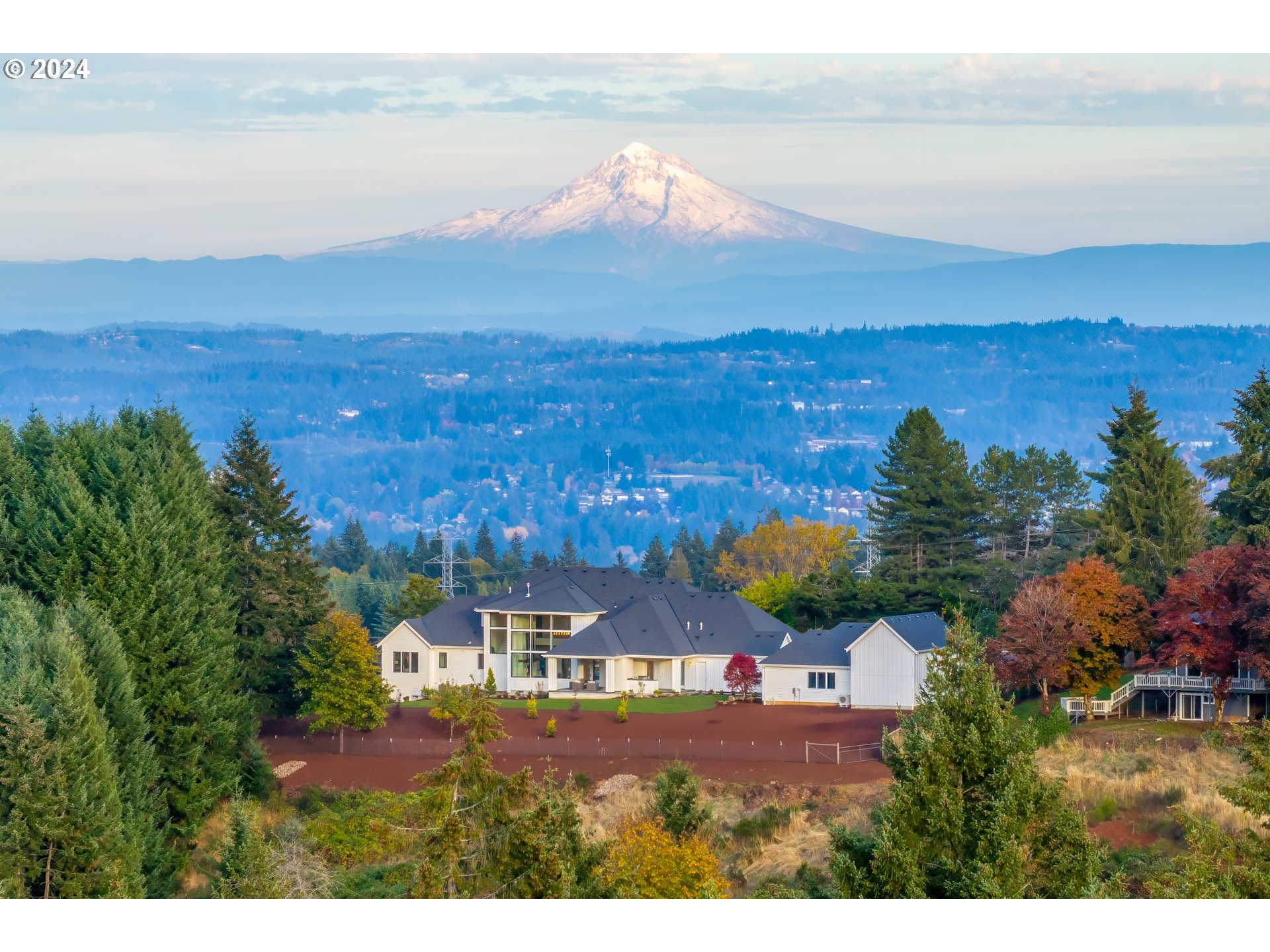 22654 Southwest Chapman Road Sherwood, OR 97140 - Photo 4 of 48 Gallery Image 4