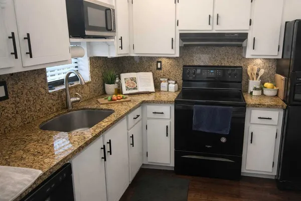 $2,100 | 9235 Southwest 8th Street, Unit 202, Boca Raton, FL 33428