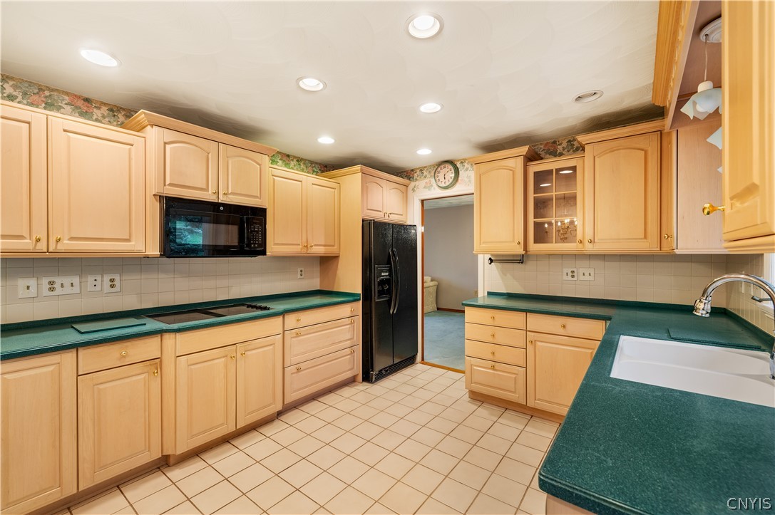 78 Taber Road New Hartford, NY 13413 - Photo 21 of 49 Gallery Image 21