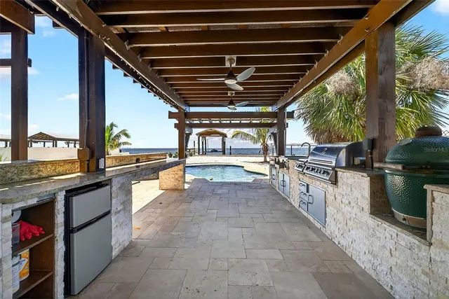 a view of outdoor kitchen