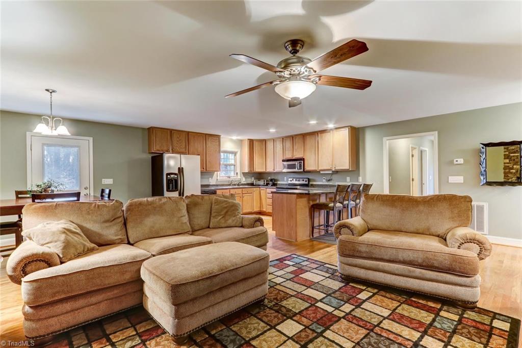 300 Vernon Road Reidsville, NC 27320 - Photo 4 of 22