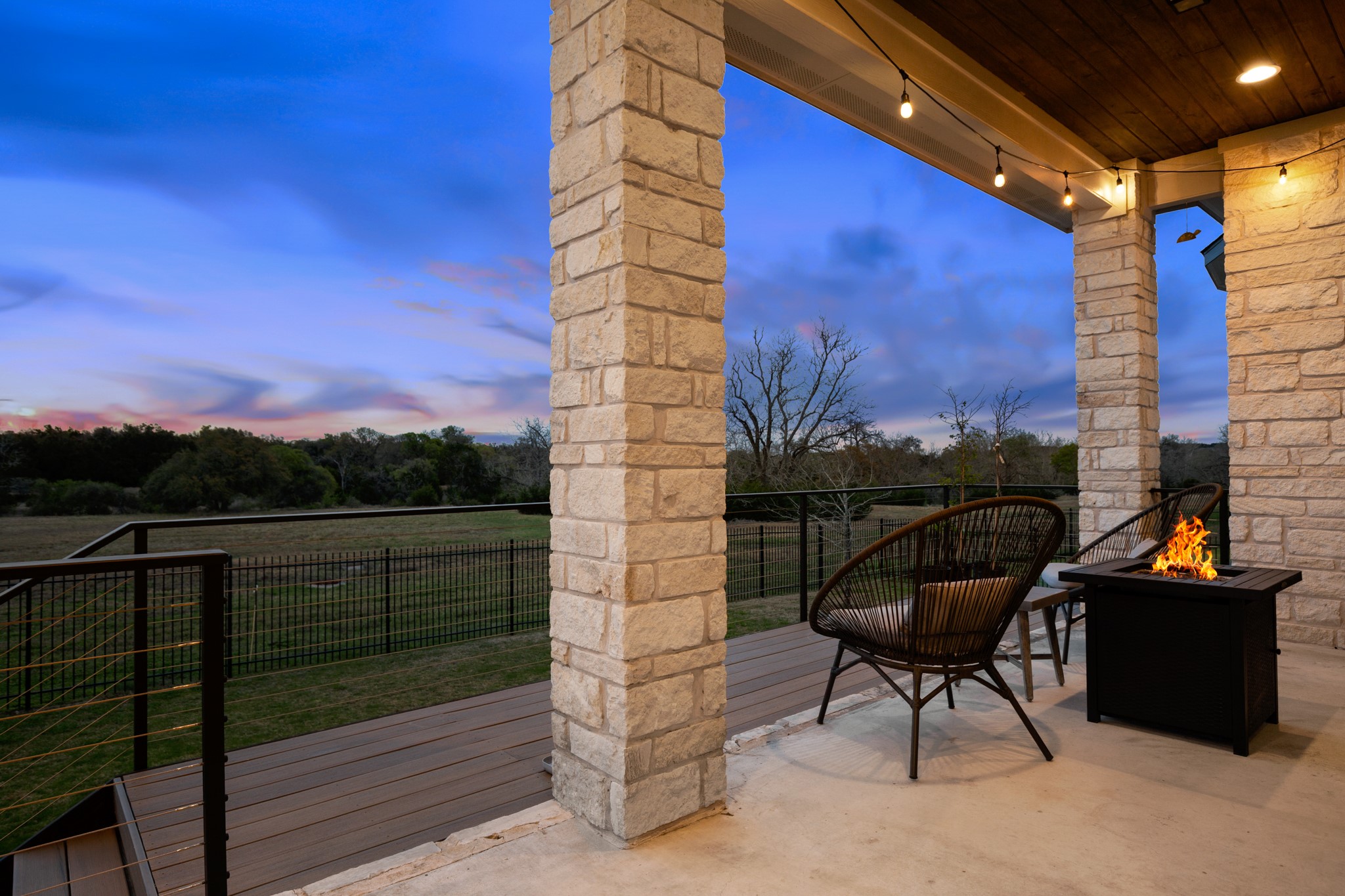 330 Cistern Way Austin, TX 78737 - Photo 36 of 40 a view of sitting area in balcony