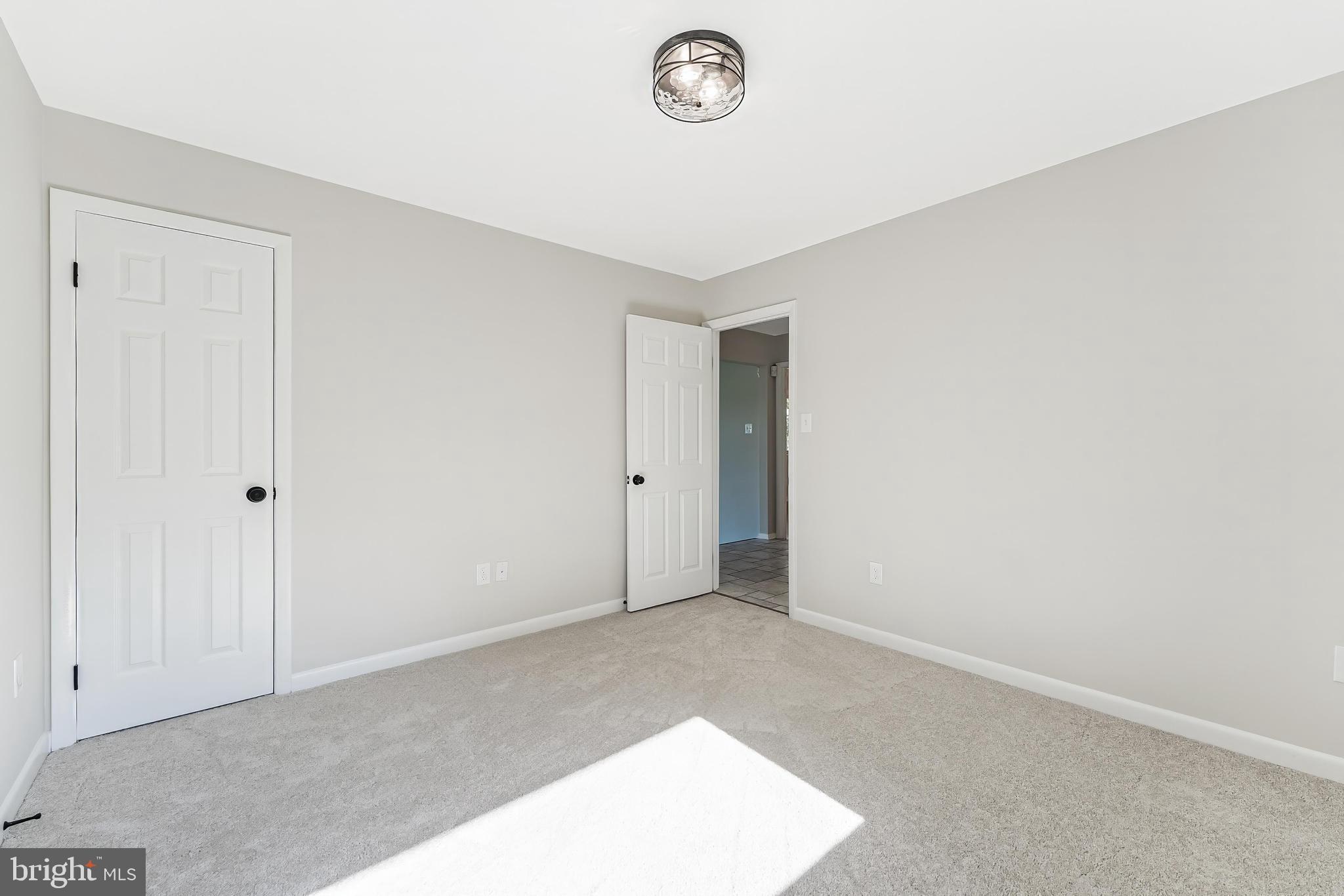 6891 Wilson Road Marshall, VA 20115 - Photo 65 of 118 Bright and airy blank canvas room.