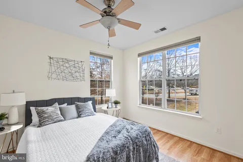 $475,000 | 11565 Cavalier Landing Court, Unit 202, Fairfax, VA 22030