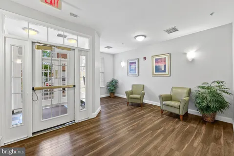 $475,000 | 11565 Cavalier Landing Court, Unit 202, Fairfax, VA 22030