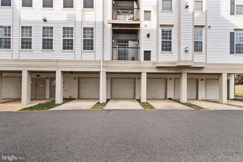 $475,000 | 11565 Cavalier Landing Court, Unit 202, Fairfax, VA 22030