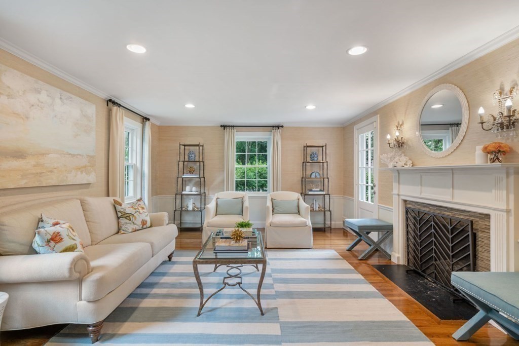 15 Woodridge Road Wellesley, MA 02482 - Photo 5 of 36 Gallery Image 5